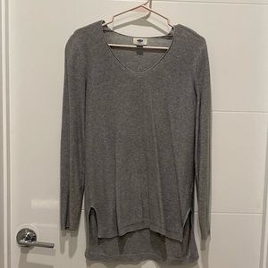 Gray Old Navy sweater